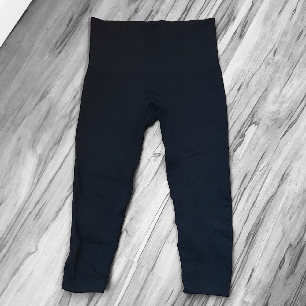 Spanx Black Capri Leggings XL